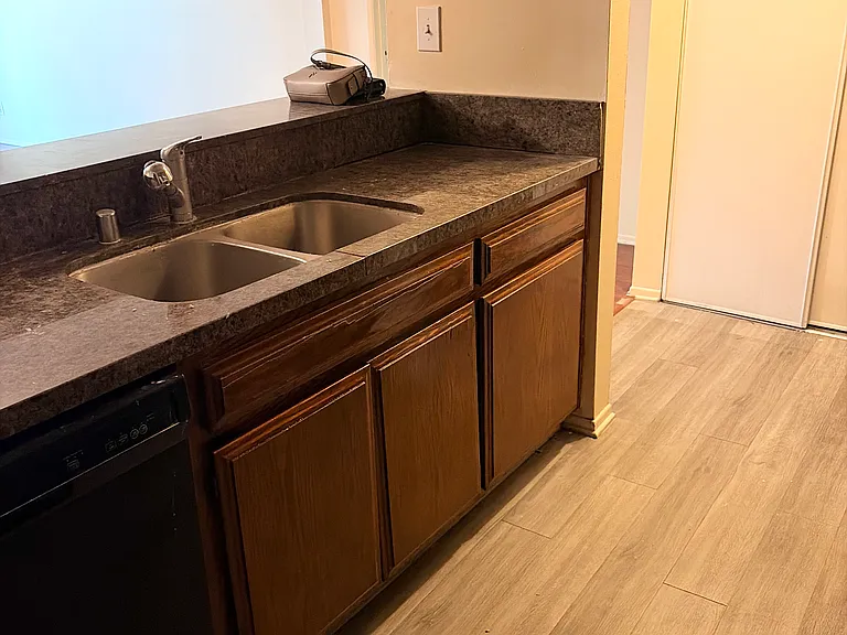 7417 Haskell Ave #7 — Photo 9