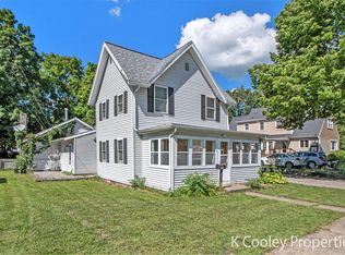 317 King St, Lowell, MI 49331