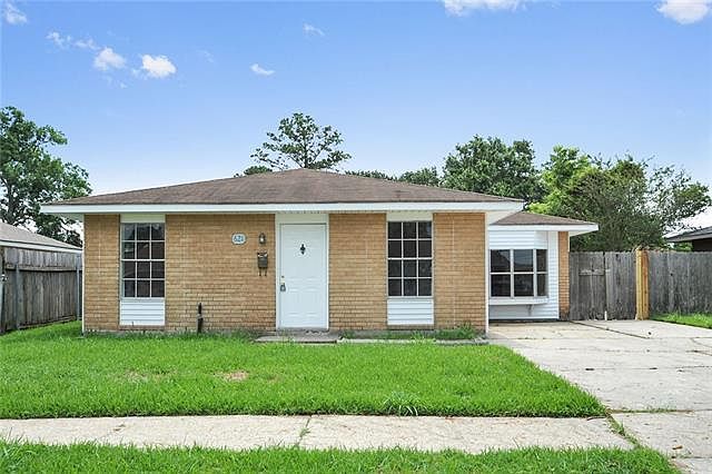 1st image of 621 Grovewood Dr