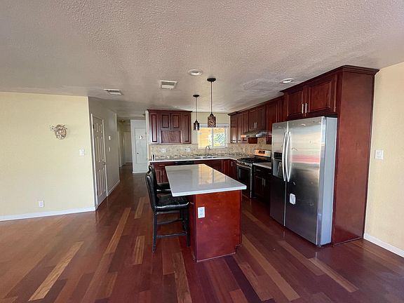 3rd image of 966 Candlewood Dr