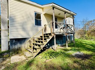 40 Painter Rd, Scarbro, WV 25917