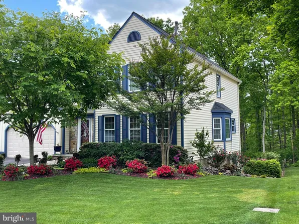 9723 Stipp St, Burke, VA 22015
