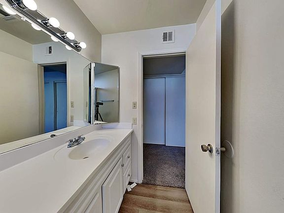 3rd image of 9608 N 50th Dr