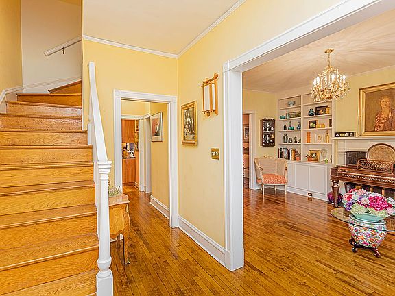 2nd image of 3218 Patterson Ave