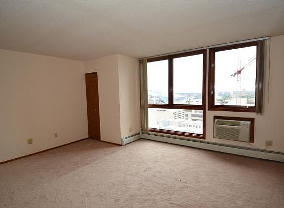 4th image of 433 S 7th St APT 1922