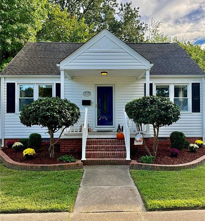 1st image of 1537 Longwood Dr
