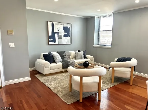 124 E Main St APT 215, Denville, NJ 07834