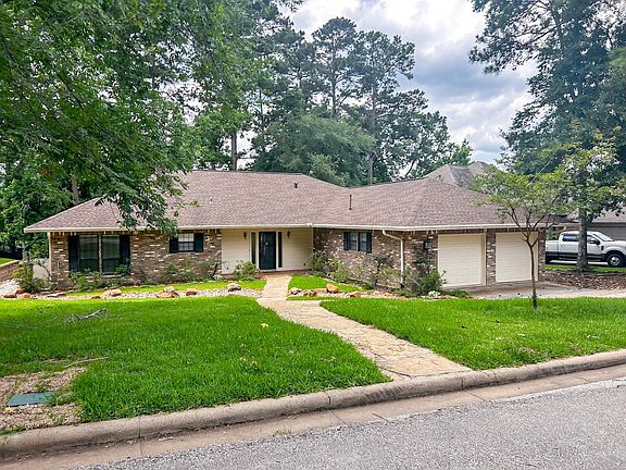 2nd image of 813 River Oaks Dr