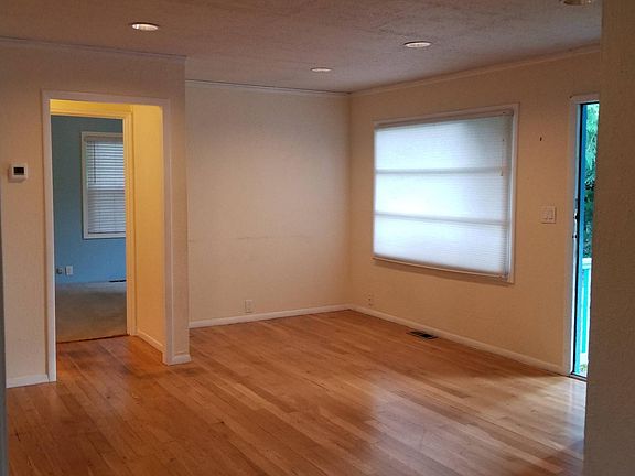 5th image of 10004 36th Ave NE