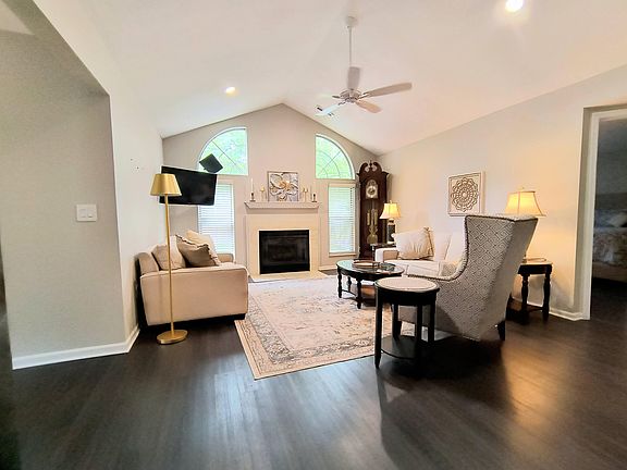 3rd image of 243 Deer Cross Ln