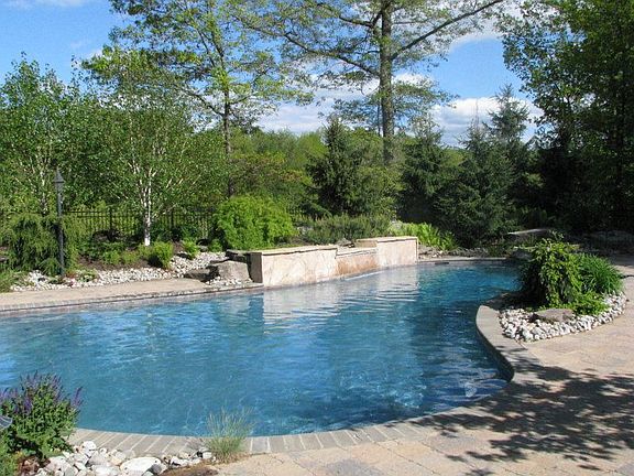 800+ SF Gunite Pool
