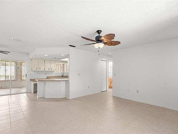 4th image of 10938 SW 84th Ave