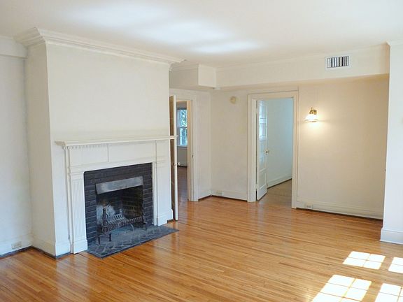 5th image of 10 University Cir #16