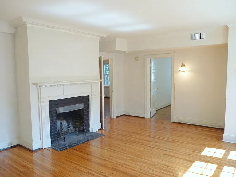 10 University Cir — Photo 11