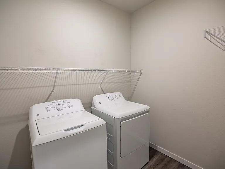 Creekside at Osgood Apartments — Photo 23
