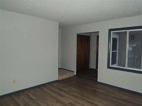 3rd image of 1485 Westchester Sq E