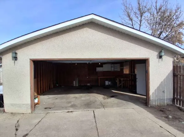 14212 114th St NW, Edmonton, AB T5X 3Z8