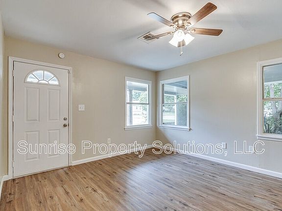 4th image of 509 E Rose Dr