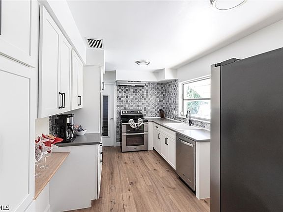 5th image of 1437 Vendome Ct