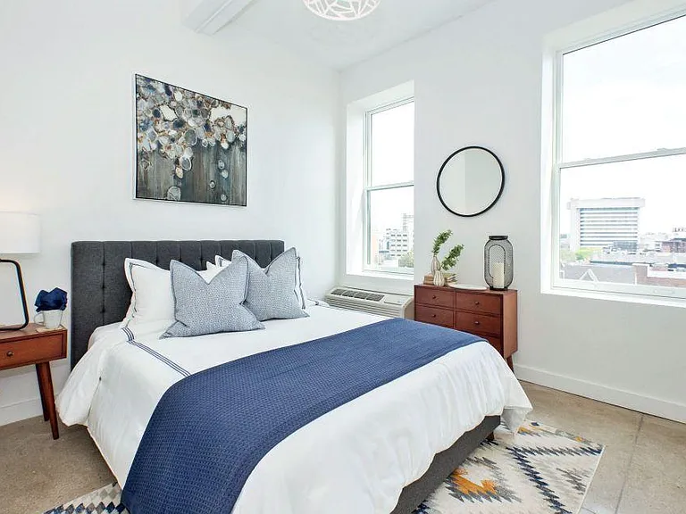 880 Bergen Ave — Photo 15