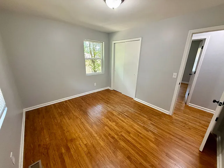 2457 Derwent Dr — Photo 7