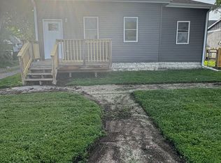209 N 30th St, Council Bluffs, IA 51501