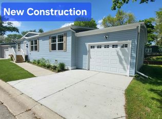 190 Big Peninsula Rd, Elgin, IL 60123