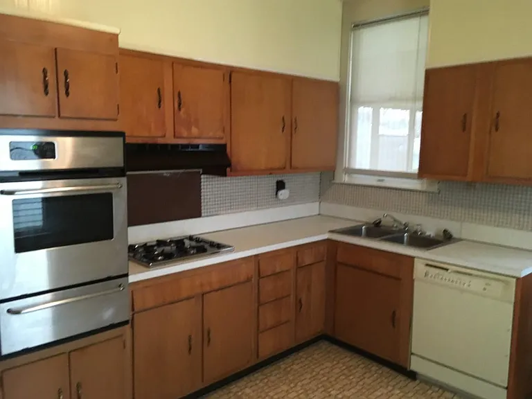 1020 Charles St — Photo 5