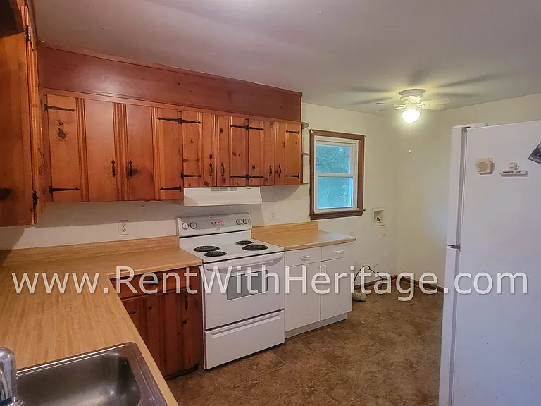 5575 Burrus Rd — Photo 16