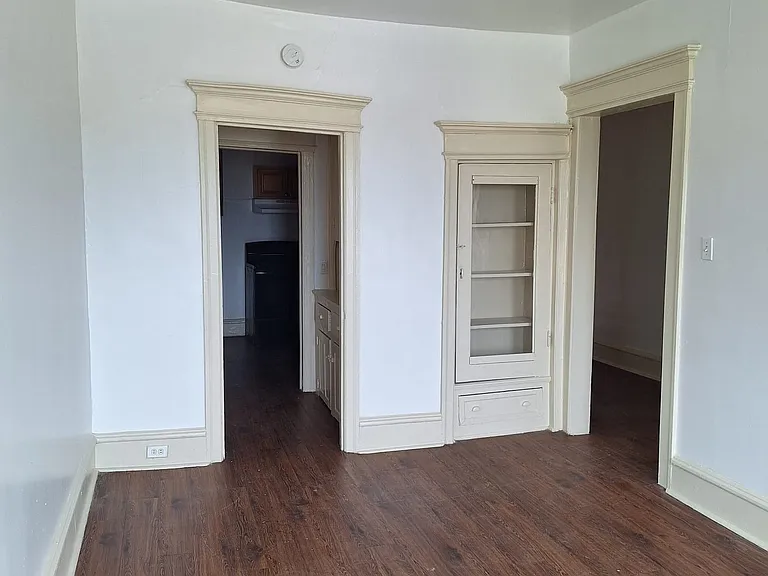 Lenox Apartments — Photo 14