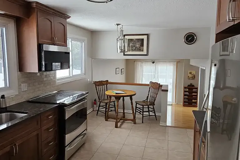 130 Withrow Ave #1A — Photo 3