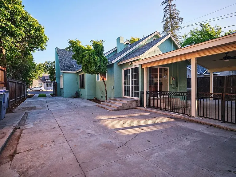 935 E Clinton Ave — Photo 46