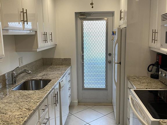 4th image of 101 NE 19th Ave APT 124
