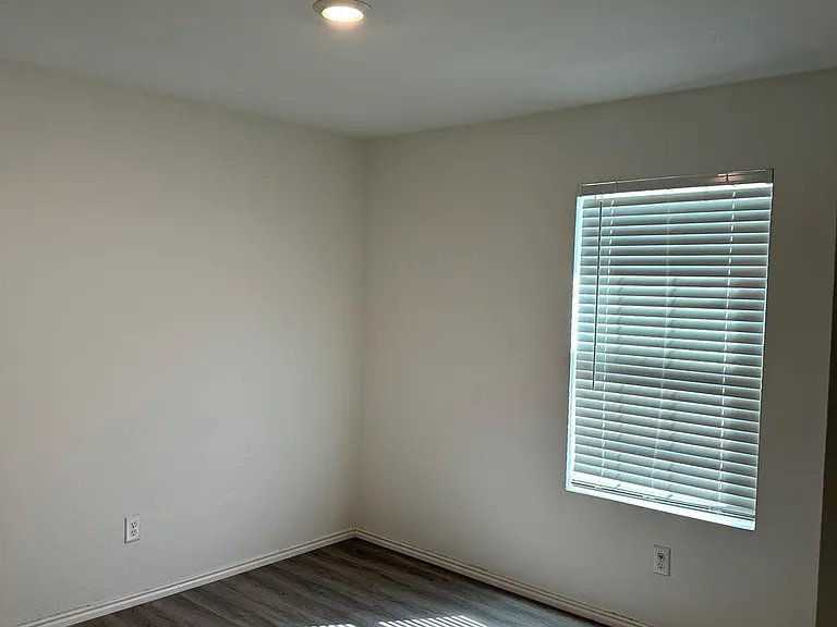 5705 Manarchos Ln — Photo 7