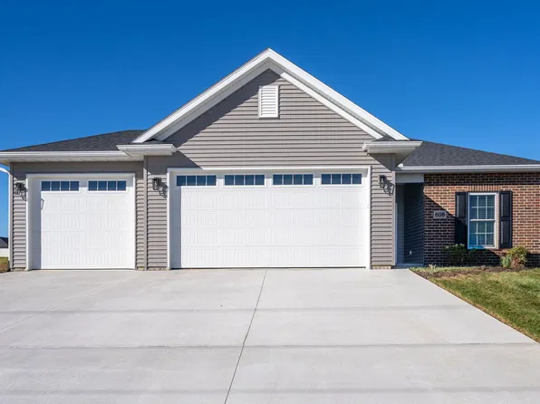 608 15th St, Le Claire, IA 52753