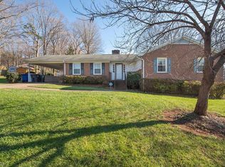 1510 Turfwood Dr, Pfafftown, NC 27040