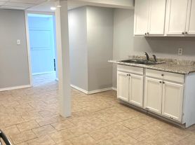 111 Jewett St
