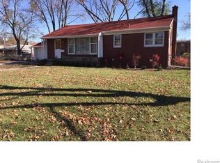 3132 Crooks Rd, Royal Oak, MI 48073