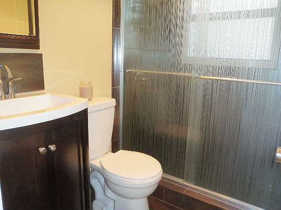 3rd image of 2815 NE 33rd Ave APT 104