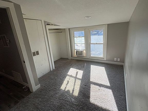 3rd image of 816 Congress St APT 6
