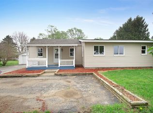 31002 Middle Crossing Rd, Dowagiac, MI 49047