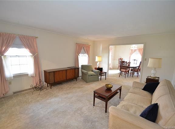 3rd image of 512 Berkshire Dr