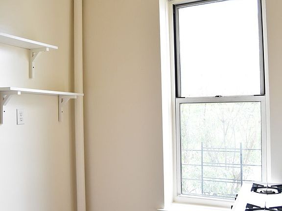 3rd image of 1581 E 24th St APT 6D