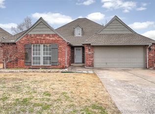 913 W Granger St, Broken Arrow, OK 74012