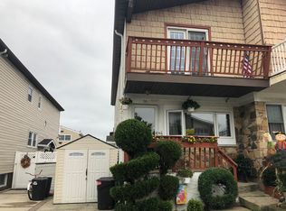 16 Strawberry Ln, Staten Island, NY 10312