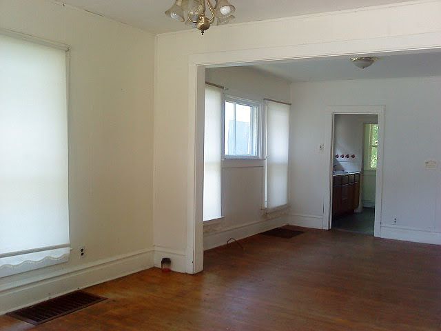 2nd image of 412 Summit St