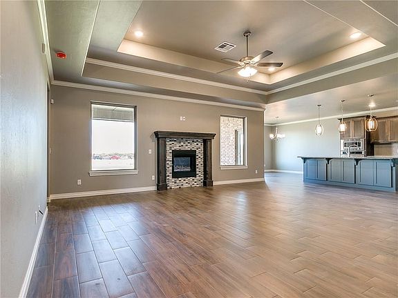 5th image of 2326 Cedar Cir NW