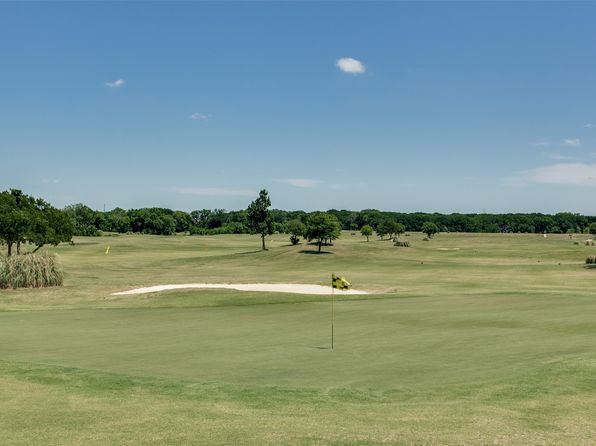 5904 Meadowcrest Ln, Sachse, TX 75048