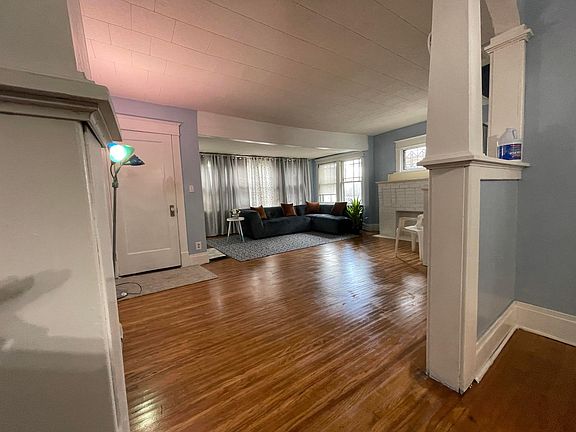 3rd image of 218 Comstock Ave