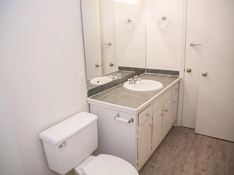 6 S Summit St #A — Photo 21